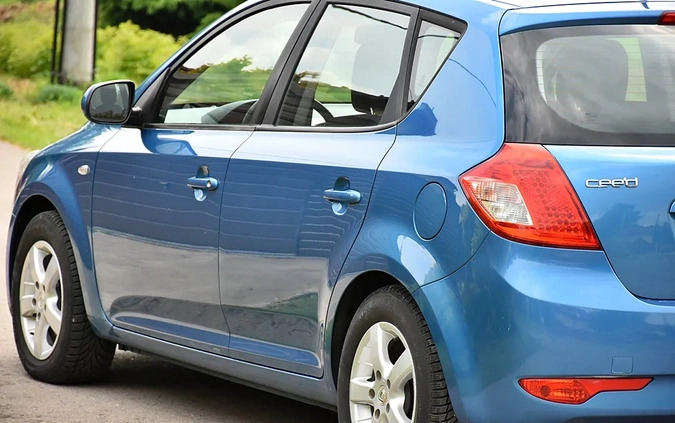 Kia Ceed cena 21500 przebieg: 189000, rok produkcji 2010 z Szadek małe 562